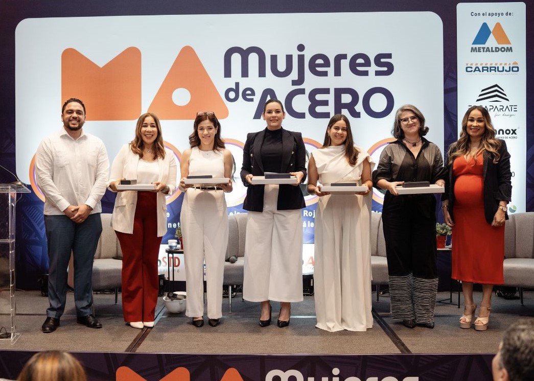 Mujeres de Acero