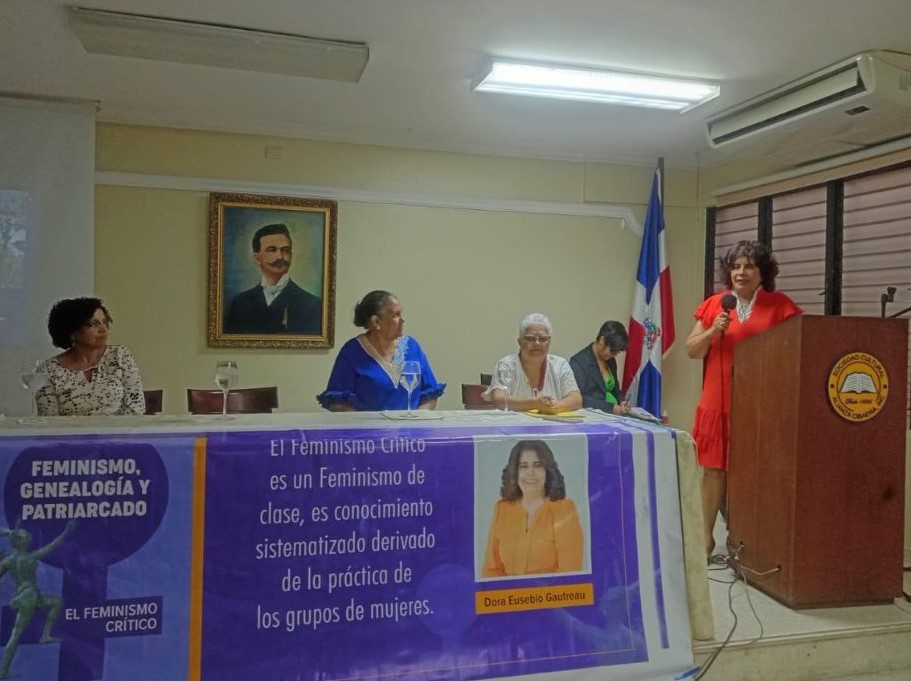 Presentan libro Feminismo